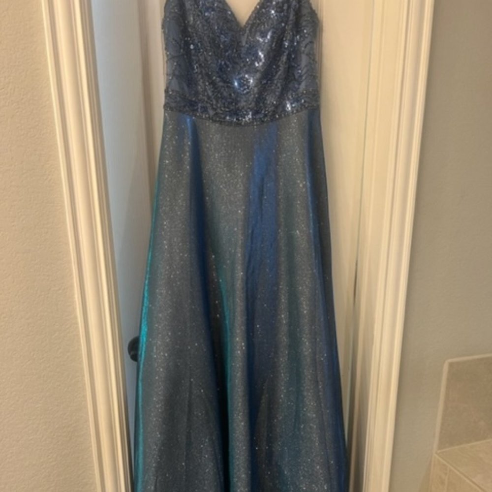 Beautiful Camille La Vie Blue Prom Dress